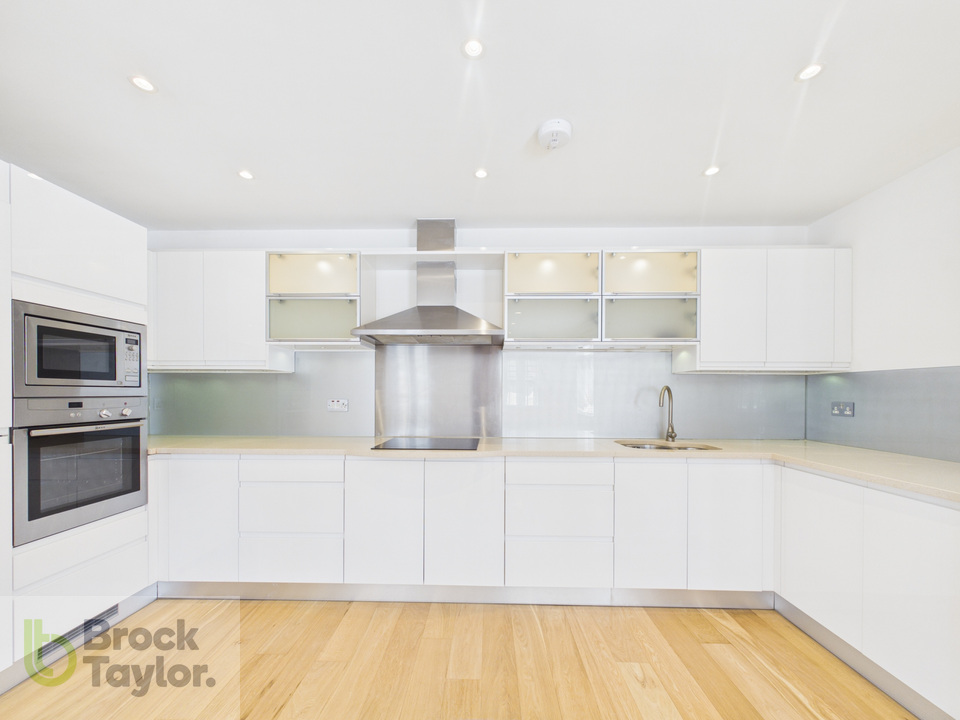 2 bed apartment for sale in Regency Mews, Queens Road, Haywards Heath, RH16 1QL  - Property Image 15
