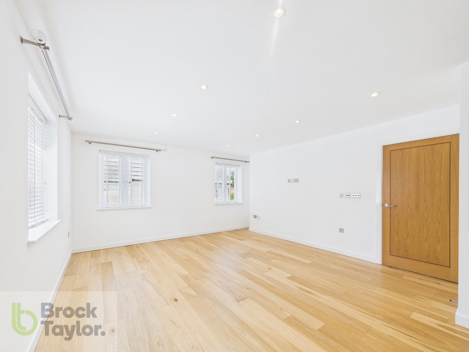 2 bed apartment for sale in Regency Mews, Queens Road, Haywards Heath, RH16 1QL  - Property Image 6
