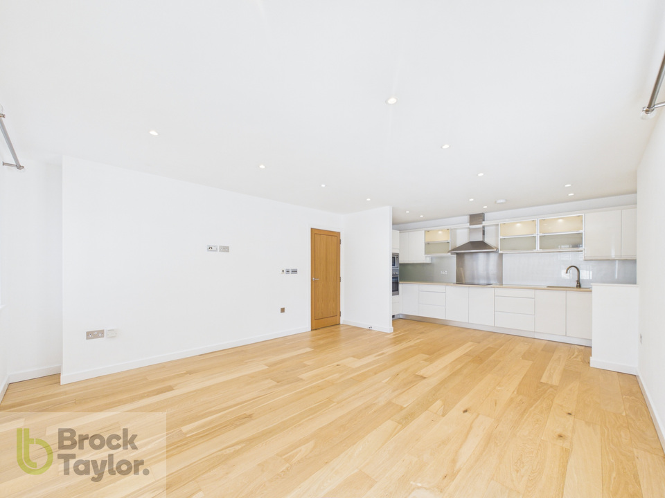 2 bed apartment for sale in Regency Mews, Queens Road, Haywards Heath, RH16 1QL  - Property Image 9