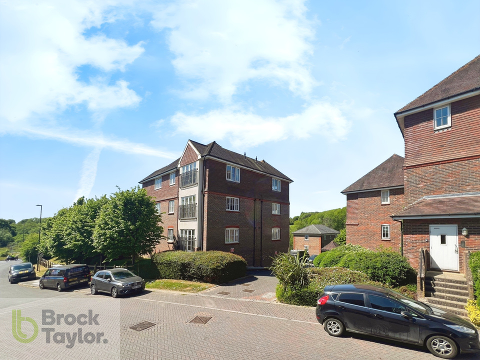 2 bed apartment for sale in Highbank, Bolnore Village