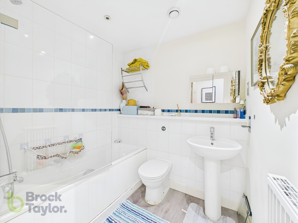 2 bed apartment for sale in Highbank, Bolnore Village  - Property Image 10