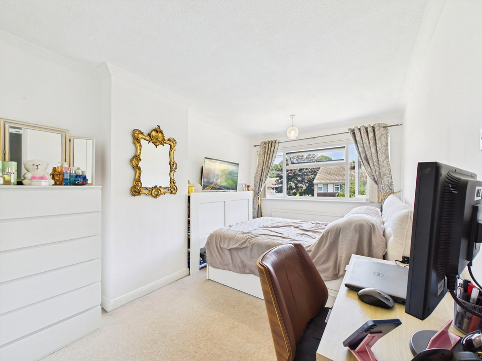 3 bed terraced house for sale in Heath Way, Horsham, West Sussex - Property Image 9