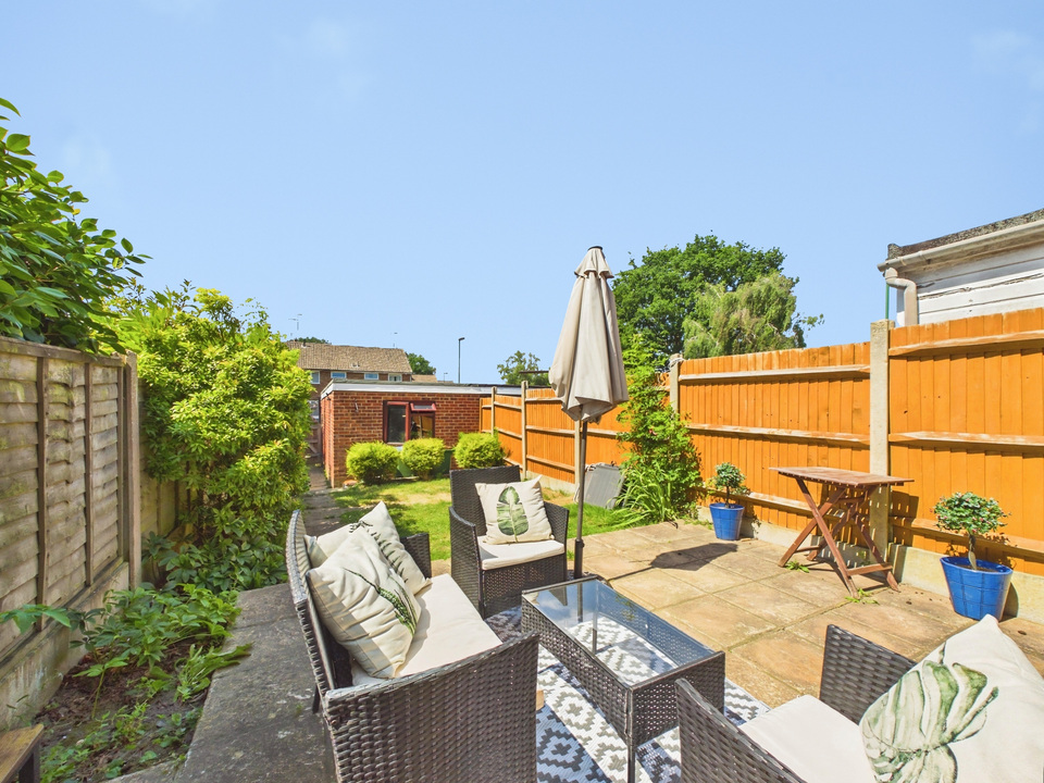 3 bed terraced house for sale in Heath Way, Horsham, West Sussex - Property Image 6