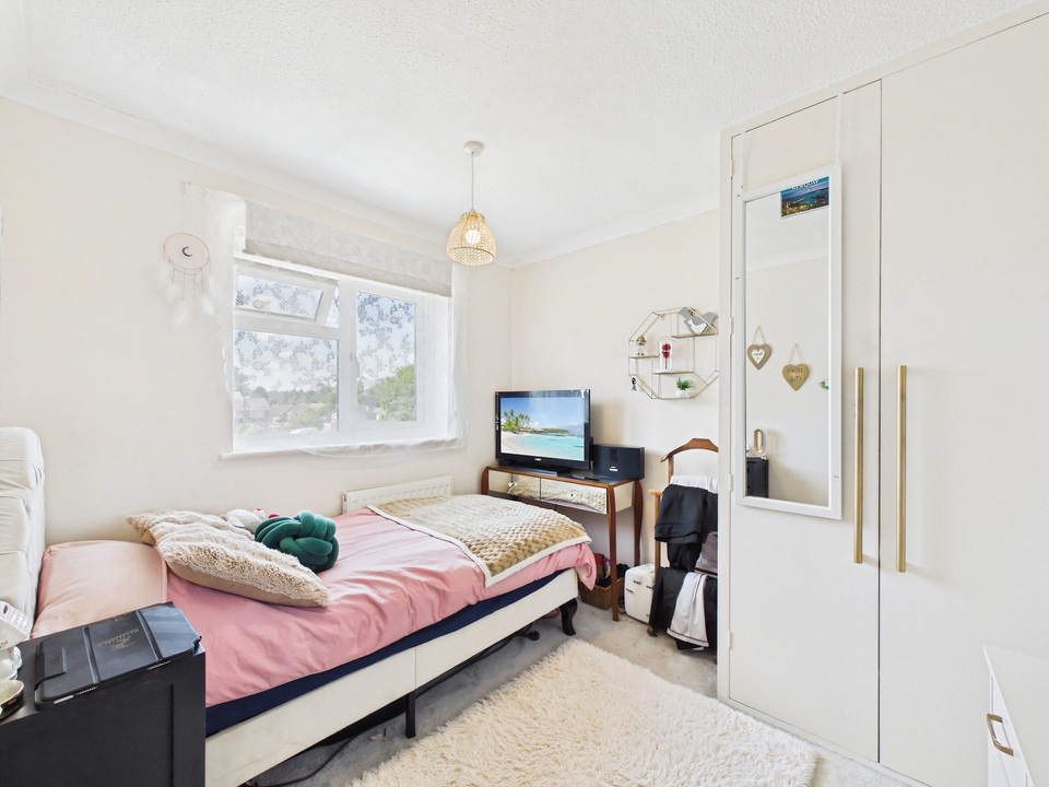 3 bed terraced house for sale in Heath Way, Horsham, West Sussex - Property Image 13