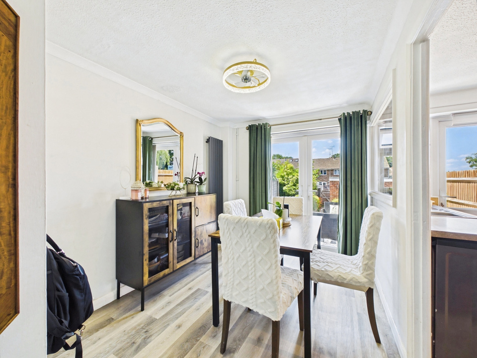 3 bed terraced house for sale in Heath Way, Horsham, West Sussex - Property Image 12