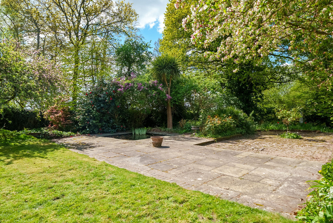 4 bed detached house for sale in South Lodge, Buchan Hill, Pease Pottage, Crawley  - Property Image 16