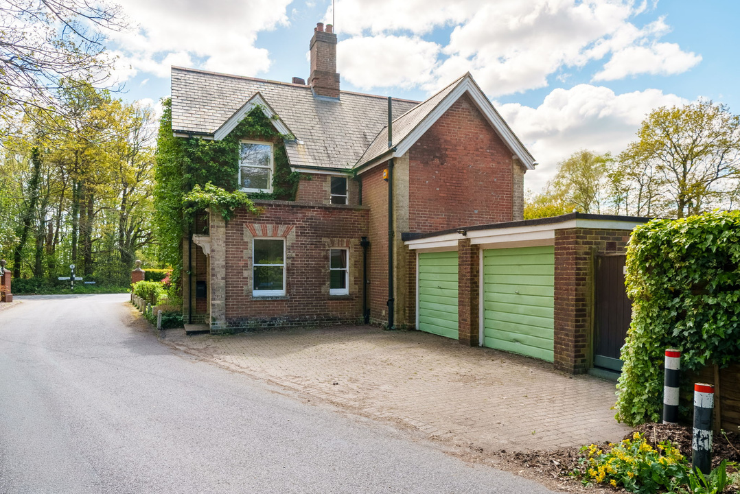 4 bed detached house for sale in South Lodge, Buchan Hill, Pease Pottage, Crawley  - Property Image 3