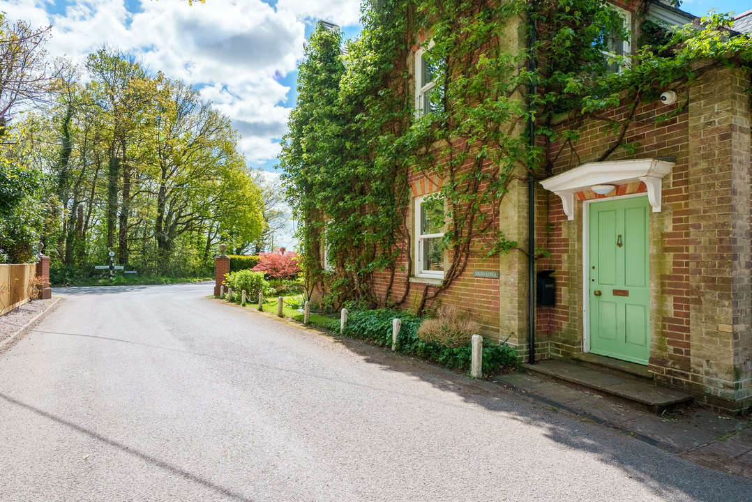4 bed detached house for sale in South Lodge, Buchan Hill, Pease Pottage, Crawley  - Property Image 29