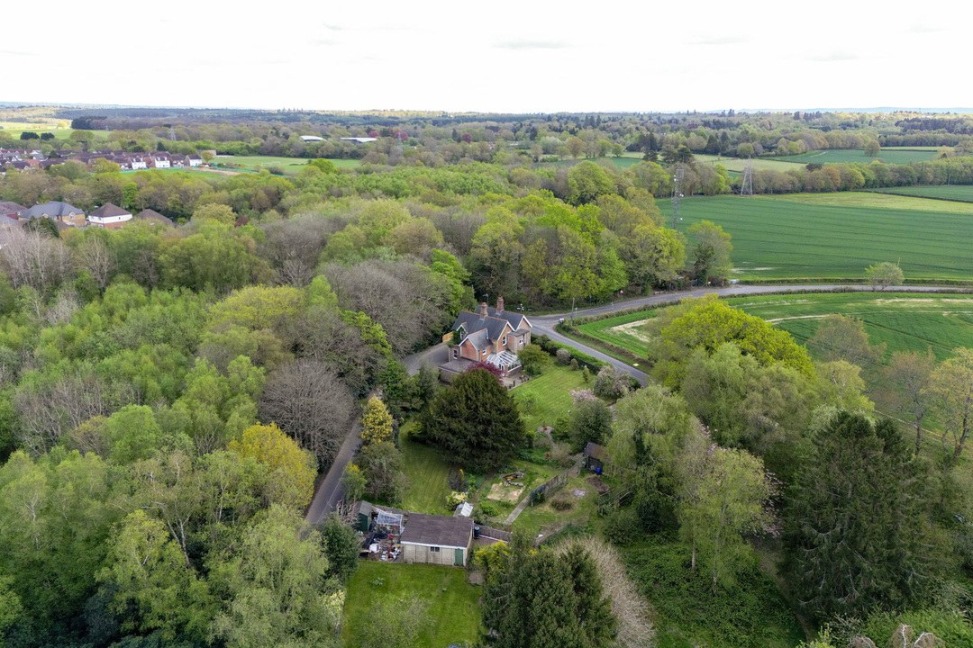 4 bed detached house for sale in South Lodge, Buchan Hill, Pease Pottage, Crawley  - Property Image 9