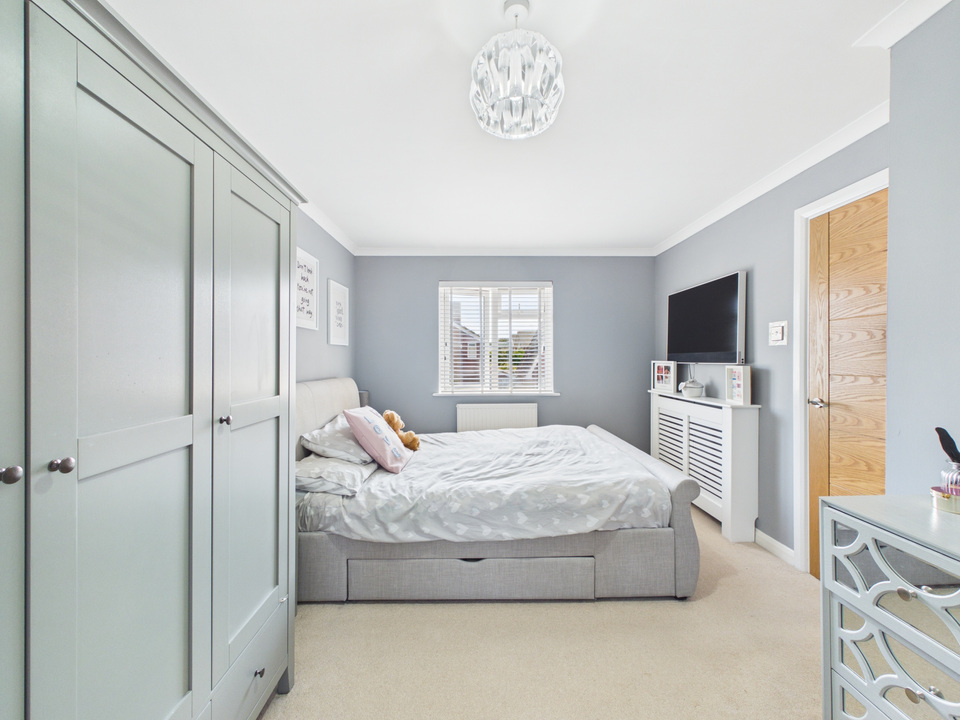 4 bed link detached house for sale in Brushwood Road, Horsham  - Property Image 6