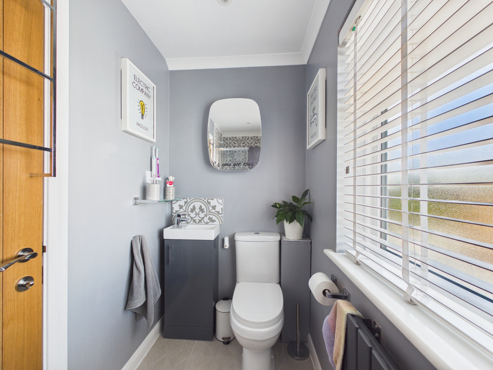 4 bed link detached house for sale in Brushwood Road, Horsham  - Property Image 7