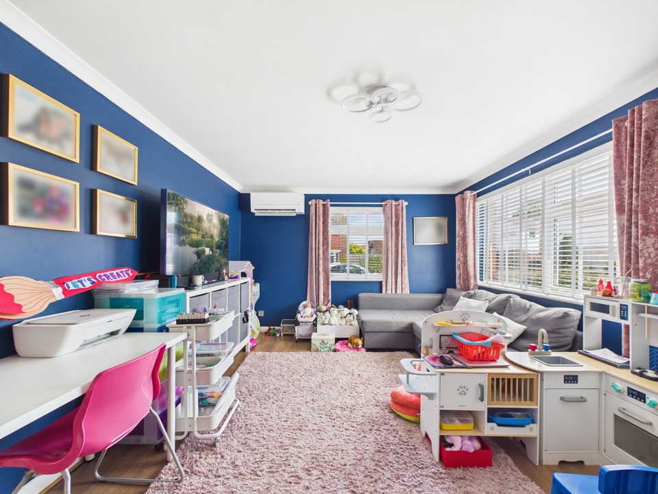 4 bed link detached house for sale in Brushwood Road, Horsham  - Property Image 12