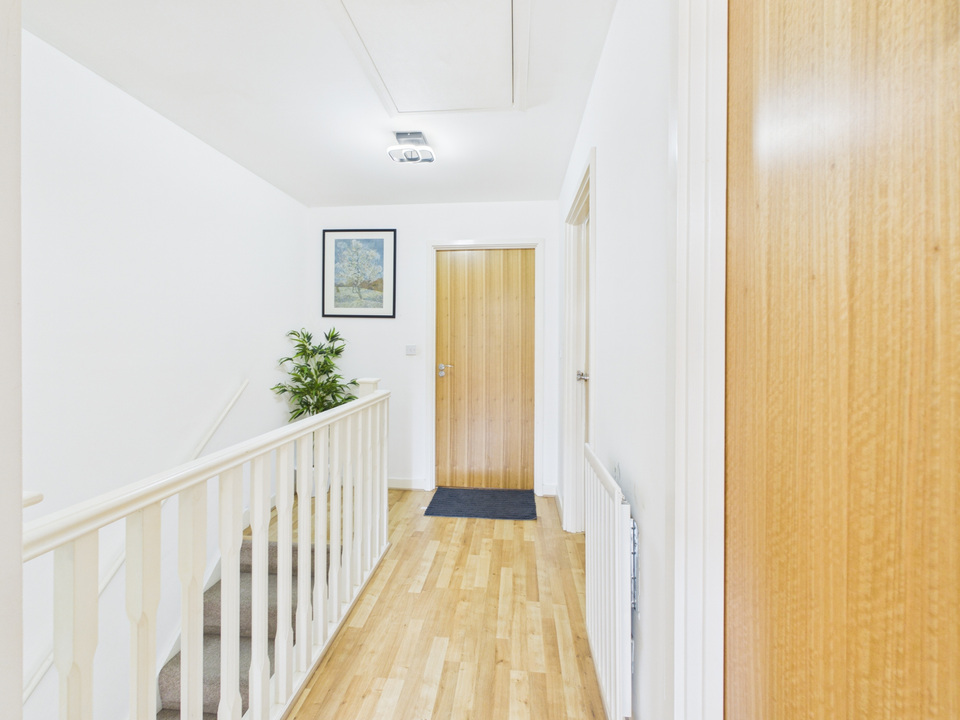 3 bed terraced house for sale in Windrum Close, Horsham, West Sussex - Property Image 15