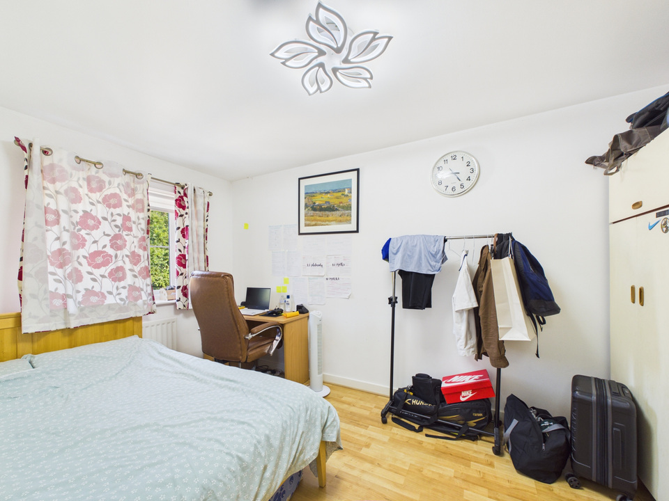3 bed terraced house for sale in Windrum Close, Horsham, West Sussex - Property Image 17