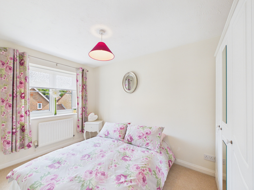 2 bed semi-detached house for sale in Tanbridge Park, Horsham, West Sussex  - Property Image 8