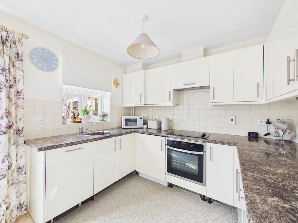 2 bed semi-detached house for sale in Tanbridge Park, Horsham, West Sussex  - Property Image 4