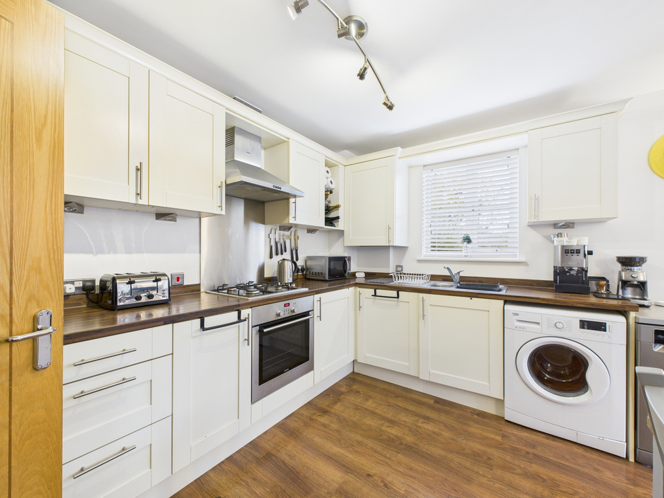 2 bed apartment for sale in Martlet Court , Church Street, Rudgwick, Horsham - Property Image 3