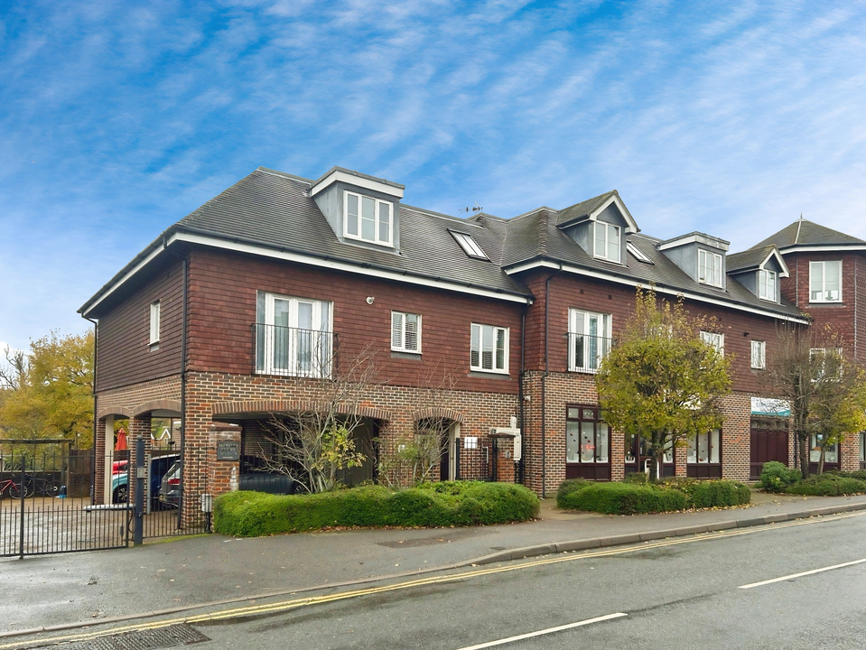 2 bed apartment for sale in Martlet Court , Church Street, Rudgwick, Horsham - Property Image 2