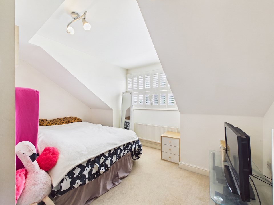 3 bed end of terrace house for sale in 10 Trinity Square, Victoria Street, Horsham  - Property Image 8
