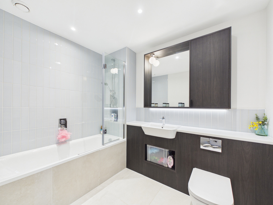 2 bed apartment for sale in The Paperyard East, Worthing Road, Horsham  - Property Image 5
