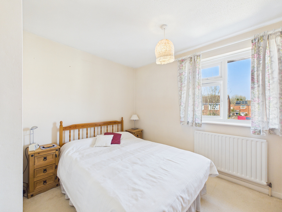 2 bed terraced house for sale in Englefield, Horsham, West Sussex - Property Image 4