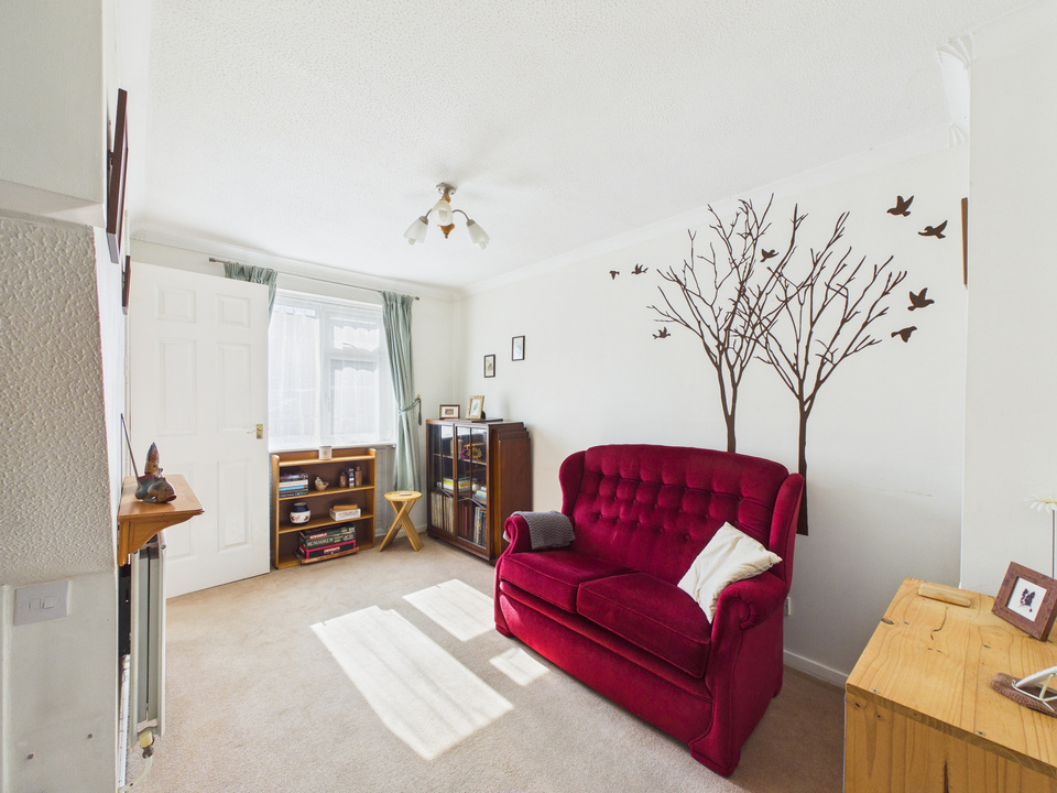 2 bed terraced house for sale in Englefield, Horsham, West Sussex - Property Image 2