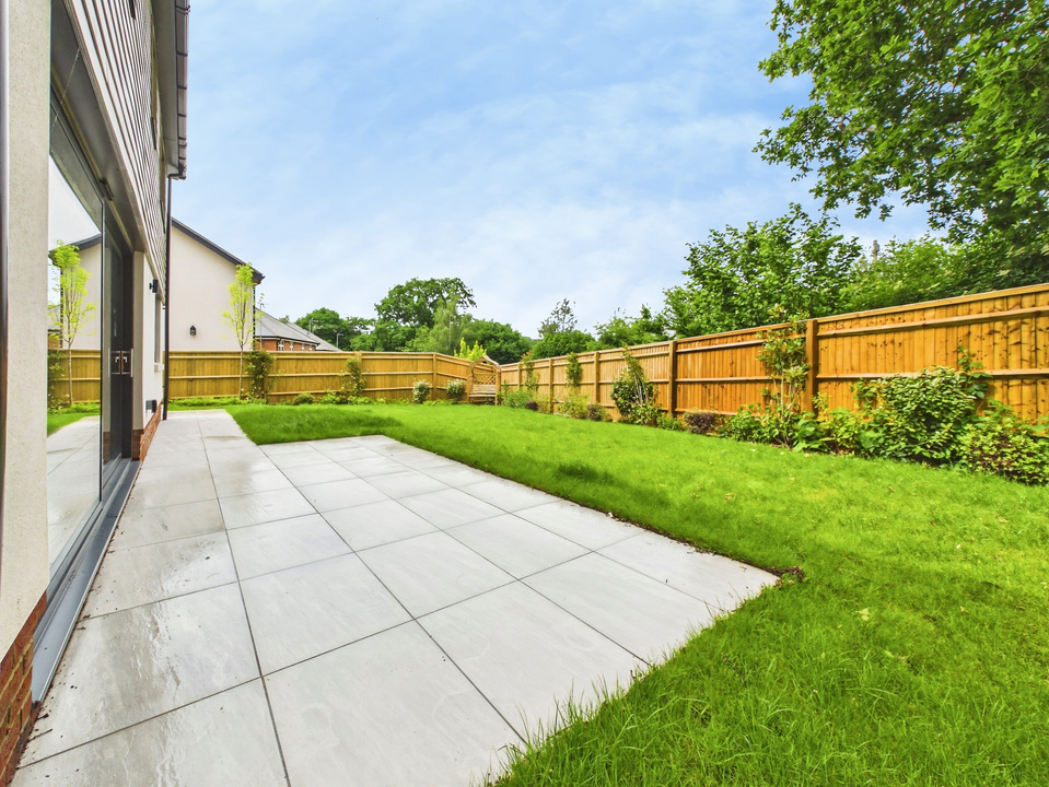 4 bed detached house for sale in Meadow View, Monks Gate, Horsham, West Sussex  - Property Image 7