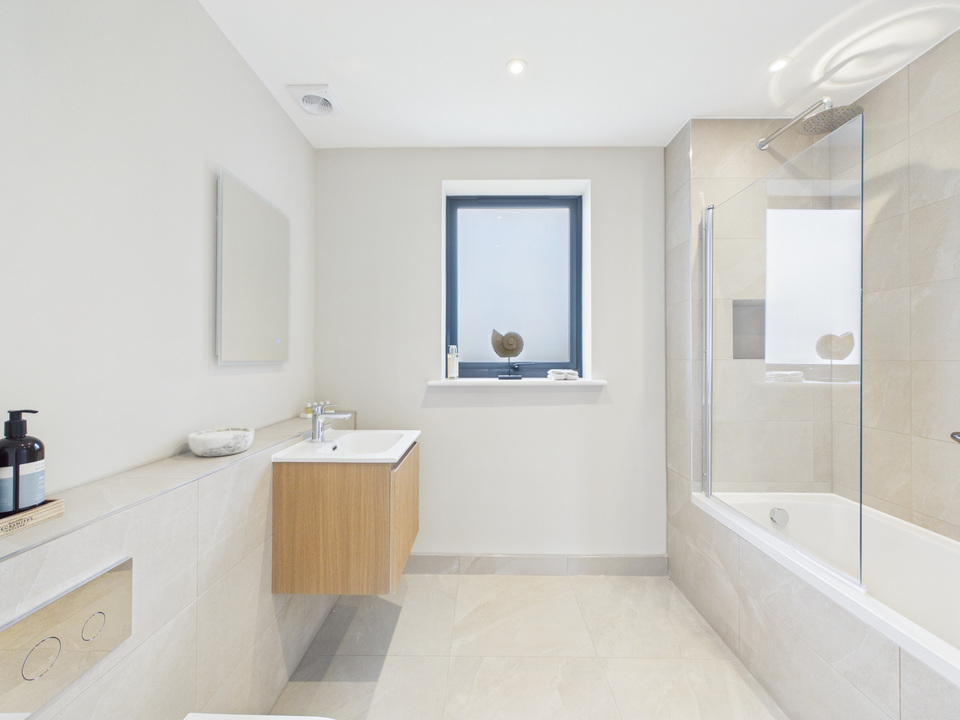 4 bed detached house for sale in Meadow View, Monks Gate, Horsham, West Sussex  - Property Image 16