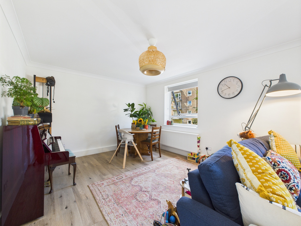 2 bed apartment for sale in Ayshe Court Drive, Horsham  - Property Image 8