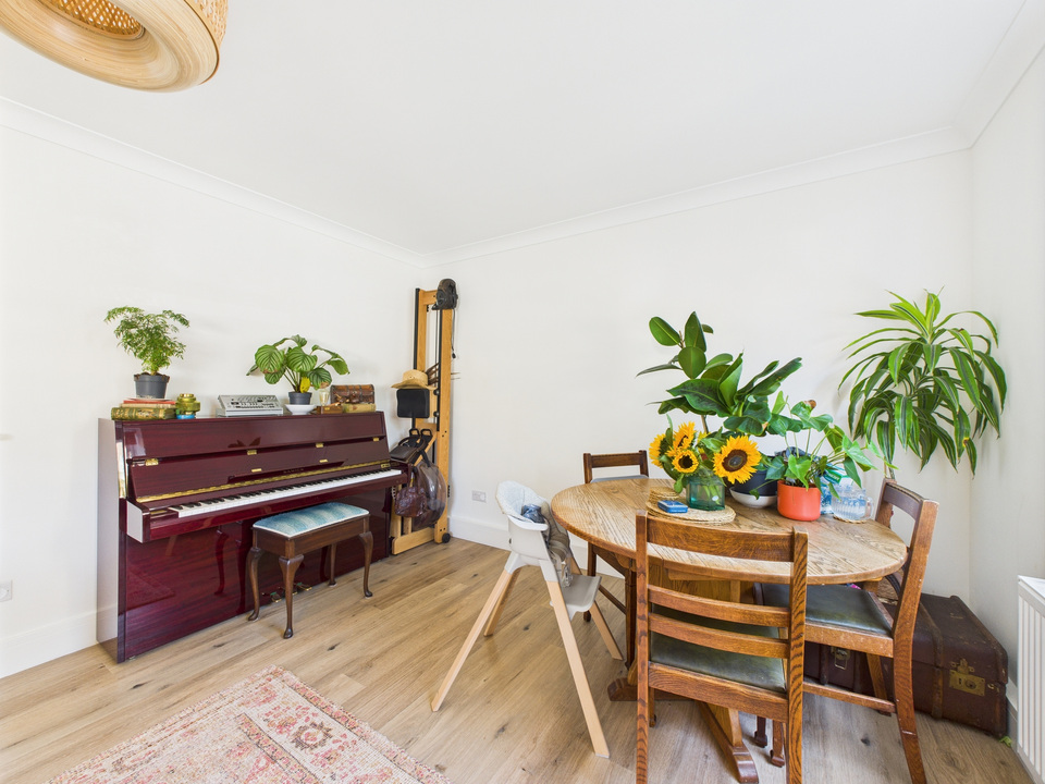 2 bed apartment for sale in Ayshe Court Drive, Horsham  - Property Image 9