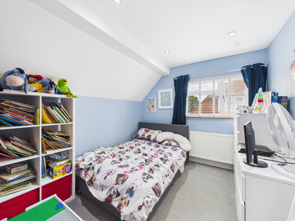 4 bed house for sale in Church Close, Lower Beeding, Horsham  - Property Image 11