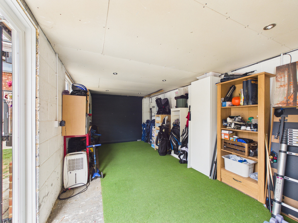4 bed house for sale in Church Close, Lower Beeding, Horsham  - Property Image 15