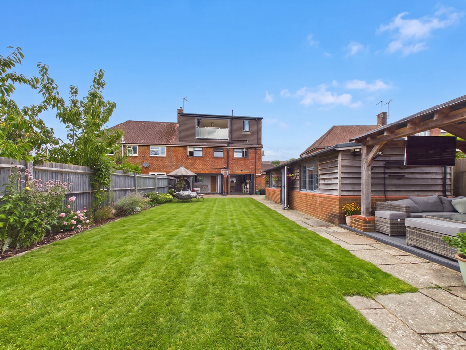 4 bed house for sale in Church Close, Lower Beeding, Horsham  - Property Image 2
