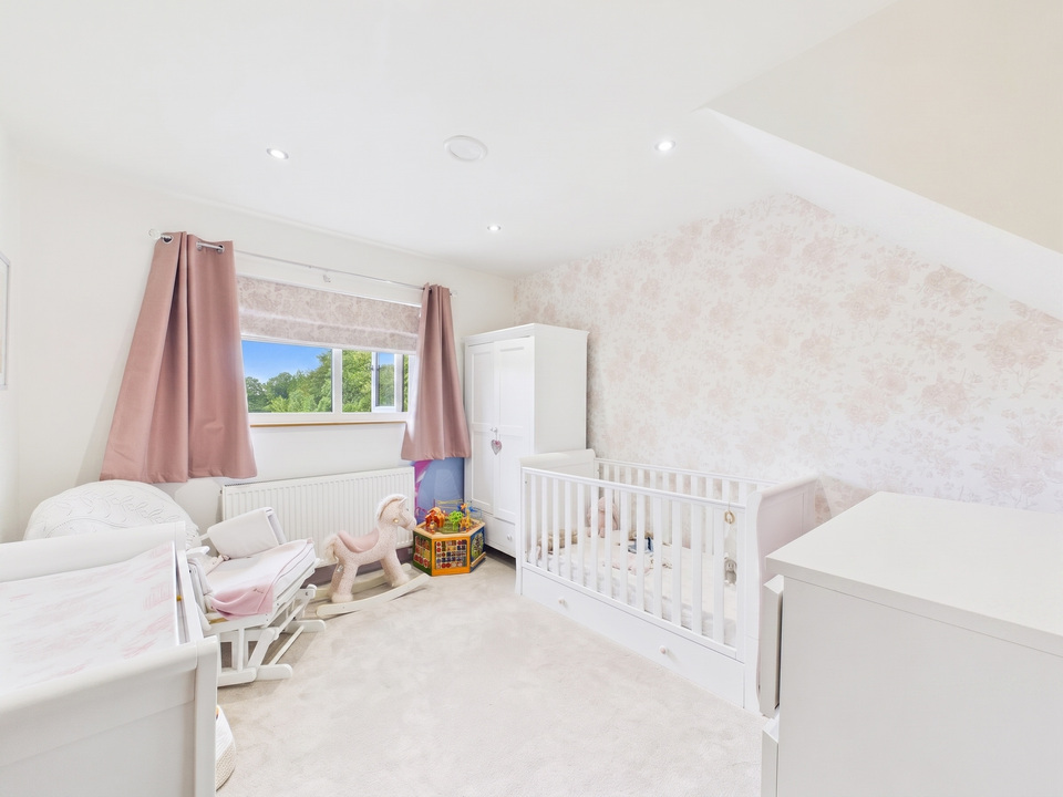 4 bed house for sale in Church Close, Lower Beeding, Horsham  - Property Image 9