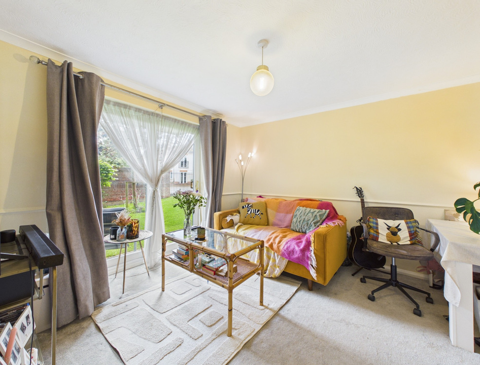 1 bed apartment for sale in Tanyard Close, Horsham - Property Image 3
