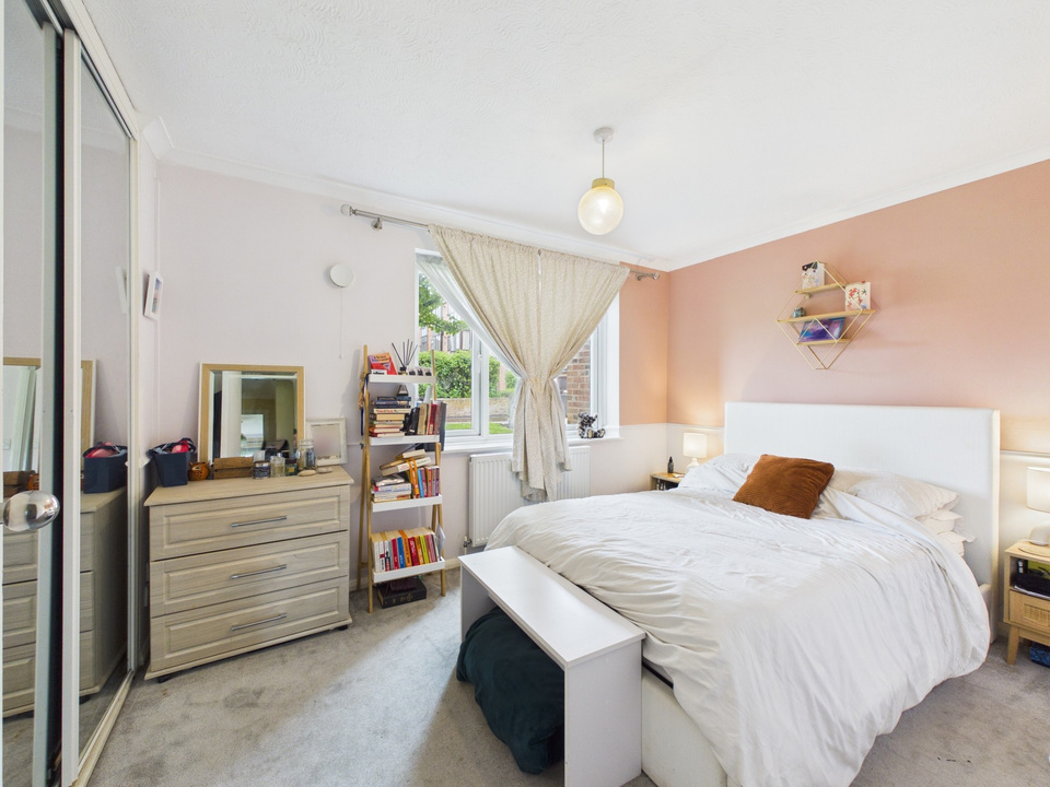 1 bed apartment for sale in Tanyard Close, Horsham - Property Image 4