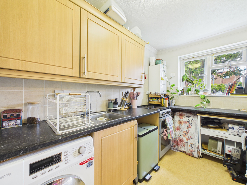 1 bed apartment for sale in Tanyard Close, Horsham - Property Image 8