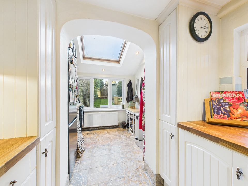 4 bed semi-detached house for sale in St Leonards Road, Horsham, West Sussex, RH13 6AP  - Property Image 17