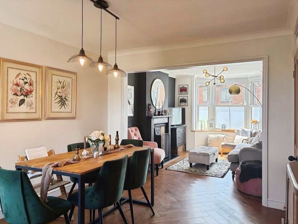 4 bed semi-detached house for sale in St Leonards Road, Horsham, West Sussex, RH13 6AP  - Property Image 26