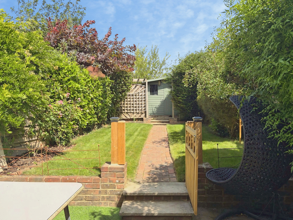 4 bed semi-detached house for sale in St Leonards Road, Horsham, West Sussex, RH13 6AP  - Property Image 17