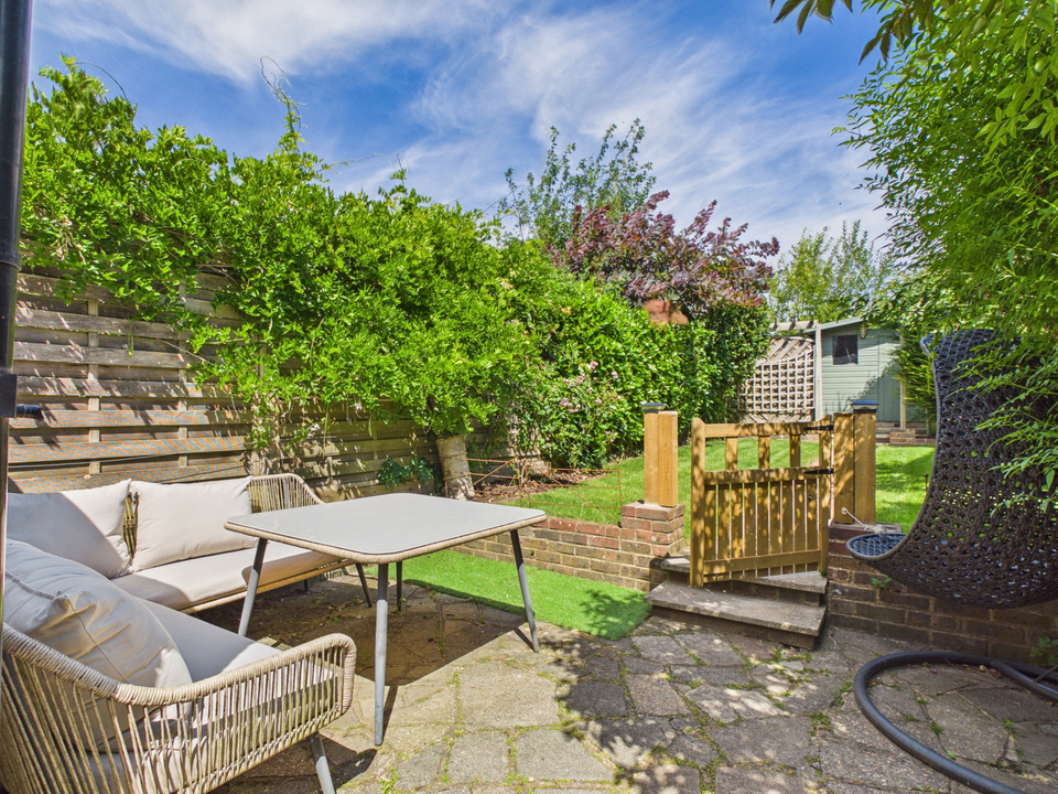 4 bed semi-detached house for sale in St Leonards Road, Horsham, West Sussex, RH13 6AP  - Property Image 19