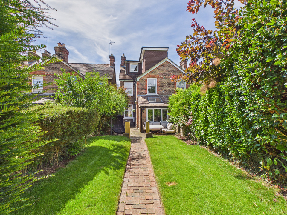 4 bed semi-detached house for sale in St Leonards Road, Horsham, West Sussex, RH13 6AP  - Property Image 31