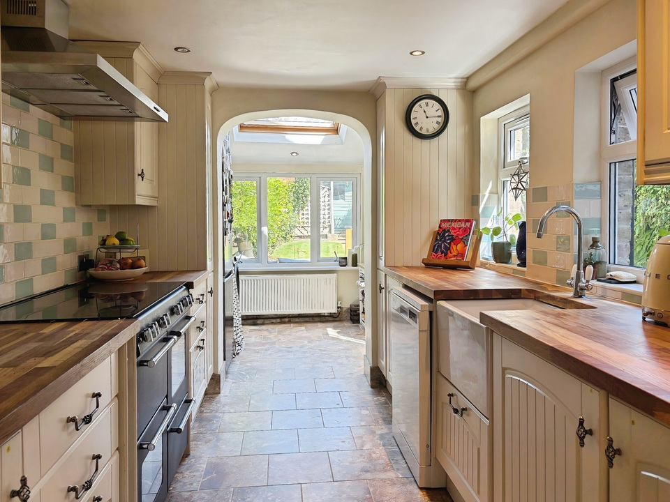 4 bed semi-detached house for sale in St Leonards Road, Horsham, West Sussex, RH13 6AP  - Property Image 27