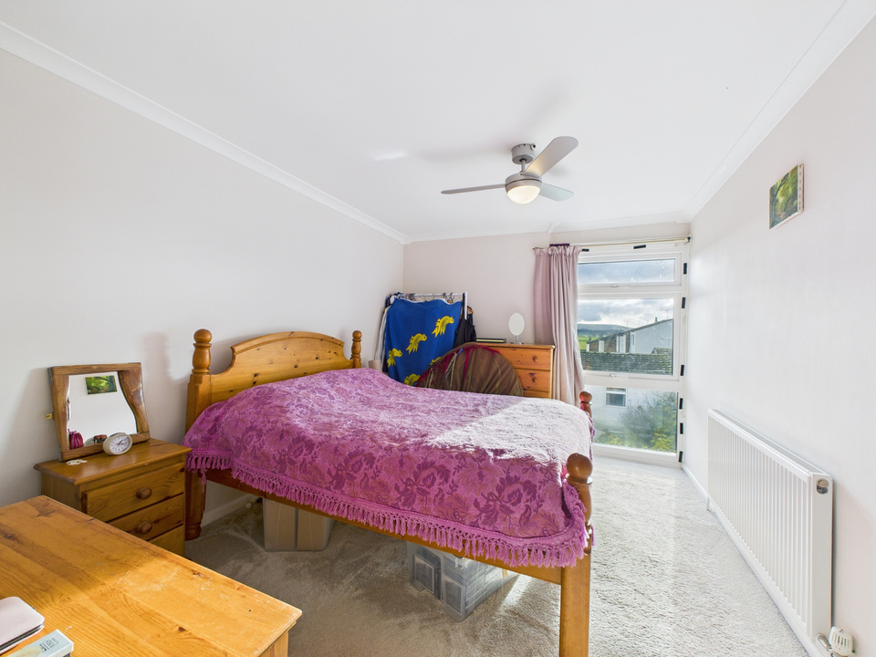 4 bed terraced house for sale in Little Dippers, Pulborough  - Property Image 6