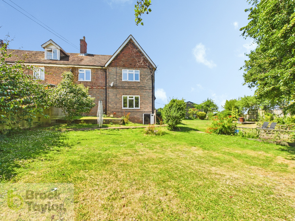 4 bed cottage for sale in Staplefield Road, Cuckfield, West Sussex, RH17