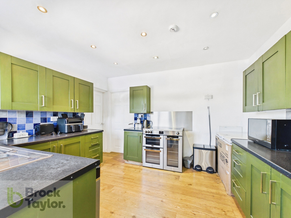 4 bed end of terrace house for sale in Staplefield Road, Cuckfield, West Sussex, RH17  - Property Image 7