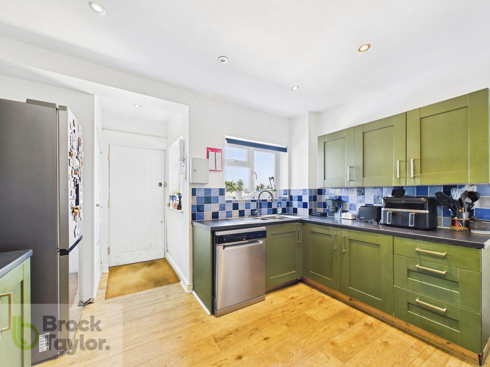 4 bed end of terrace house for sale in Staplefield Road, Cuckfield, West Sussex, RH17  - Property Image 6