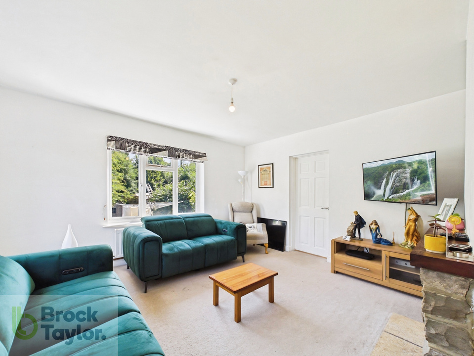 4 bed end of terrace house for sale in Staplefield Road, Cuckfield, West Sussex, RH17  - Property Image 10
