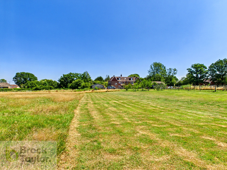 4 bed end of terrace house for sale in Staplefield Road, Cuckfield, West Sussex, RH17  - Property Image 3