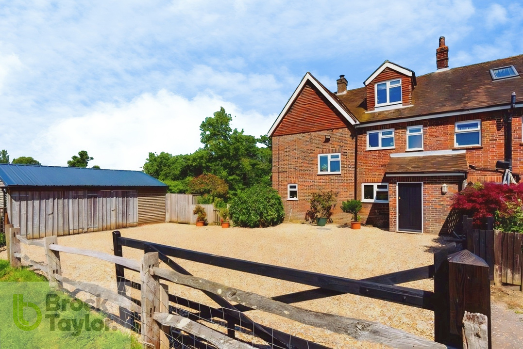 4 bed end of terrace house for sale in Staplefield Road, Cuckfield, West Sussex, RH17  - Property Image 1